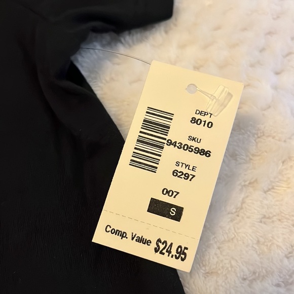 Aeropostale Skull Rose Flocked Graphic Tee - Picture 7 of 8